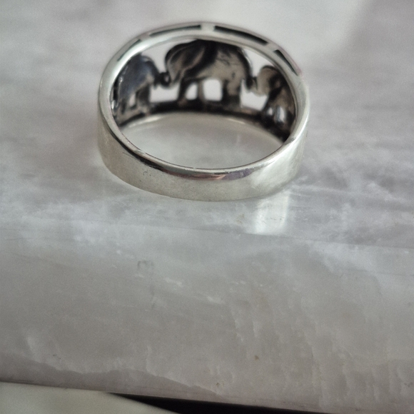 Silver Ring - Picture 4 of 4
